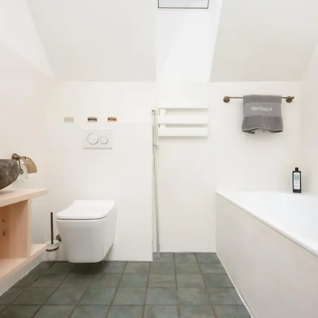 Romantic Methuya, Private Outdoor Sauna Included